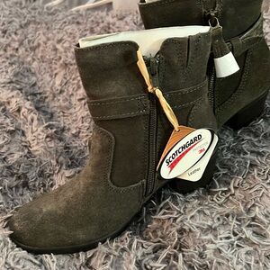 Earth Origins Suede Water Repellent Boots Army Green Size 5